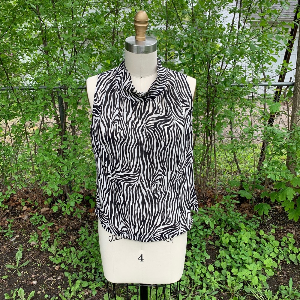 🌹3/$35 Tess sheer zebra mock neck tank